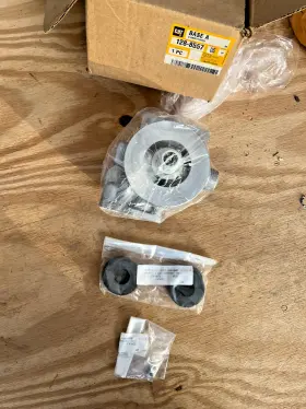 128-8557 Cat Oem Base Caterpillar 1288557 Plus 2584075 Gaskets 5c2890 Nuts