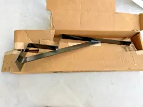 031-00541 Fleet Engineers 034-00866 Tramec Sloan Center Mount Fender Bracket Partial