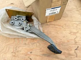 1c4z-2a270-aa Ford Oem Motorcraft Air Brake Foot Valve And Pedal 1c4z2a270aa