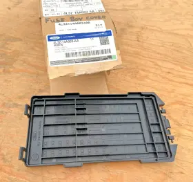 4l3z-14a003-aa Ford Oem Fuse Box Panel Cover 4l3z14a003aa