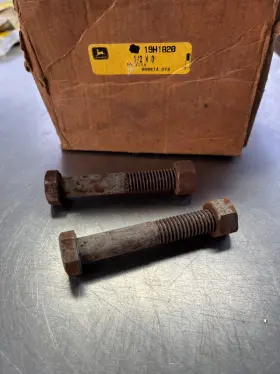 19h1820 John Deere Genuine Cap Screw Bolt Qty Of 2 Bolts And Nuts