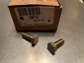 19m7167 John Deere Genuine Oem Bolt Qty Of 2 Bolts