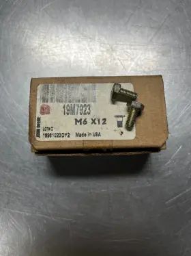 19m7923 John Deere Genuine Oem Bolt Qty Of 2 Bolts