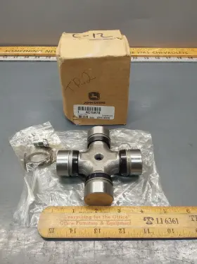 Ac15878 John Deere Nos Genuine U-joint Cross Asm