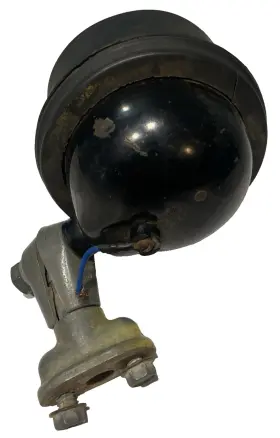 Ah212091 John Deere Pre-owned Light With Mount. Bulb Is Bad 1 Mount Bolt Damaged