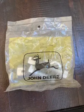 Aw10229 John Deere Original Equipment Bolt Nos Oem