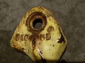 B10435-b John Deere B10435b Genuine Scraper #2