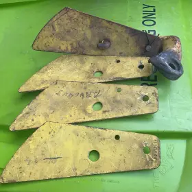 B10447b John Deere 4 Genuine Disc Scraper Blades And Assembly Arm