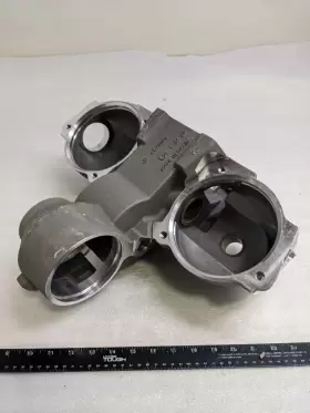 Ce20020 John Deere Row Unit Gear Case Housing New I2