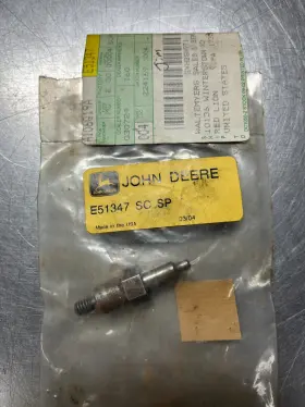 E51347 John Deere Genuine Oem Original Equipment Screw Bolt