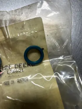 L36621 John Deere Genuine Oem Seal