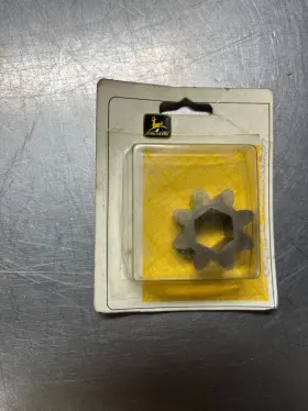 M110605 John Deere Genuine Oem Pinon Gear 8 Tooth
