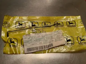 M135775 John Deere Genuine Oem Clip
