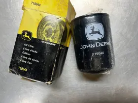 T19044 John Deere Oem Oil Filter