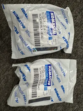 6732-71-3140 Komatsu 6732713140 Screw Qty Of 2 Screws