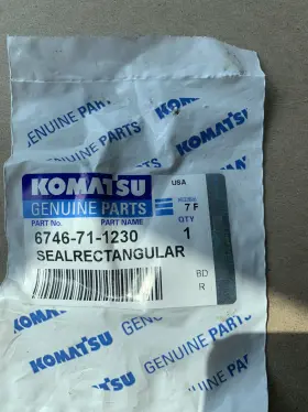 6746-71-1230 Komatsu Seal - Rectangular