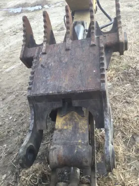 Pc210-10 Komatsu Komatzu Excavator Parts Used Hydraulic Operated Thumb