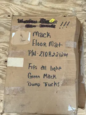 21qr2212m Mack Bulldog Ch/cl 96-99 Rubber Floor Mat 2f8 25120396