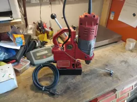 4270-20 Milwaukee Electromagnetic Drill Press 450rpm 120v 60hz
