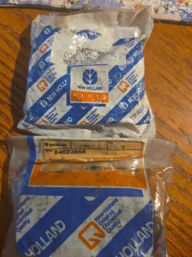 84023868 New Holland 83942682 Nos Chain Lot Of 2