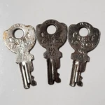 Vintage Crest Lock Co Inc No 70 Keys Approx 1.5" Long Steel CAT#SBD35-40. Fixed Price $12.00.